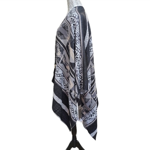 Marc New York Poncho One Size Gray Southwestern Aztec Warm Cozy Western Outdoor - Picture 6 of 15